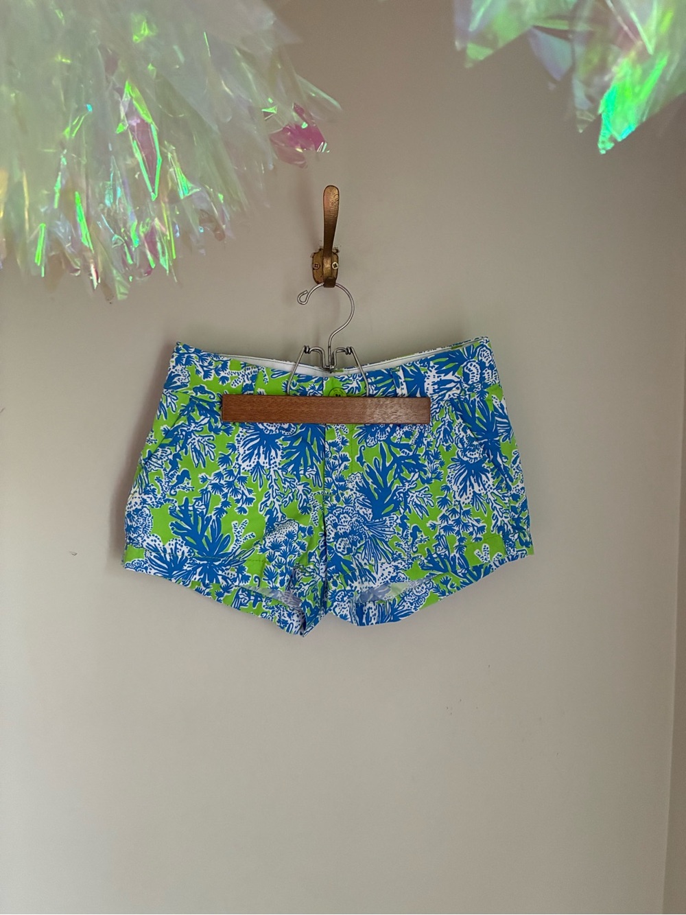 Lilly Pulitzer The Walsh Shirt Green and Blue Coral Beach Print Size 00